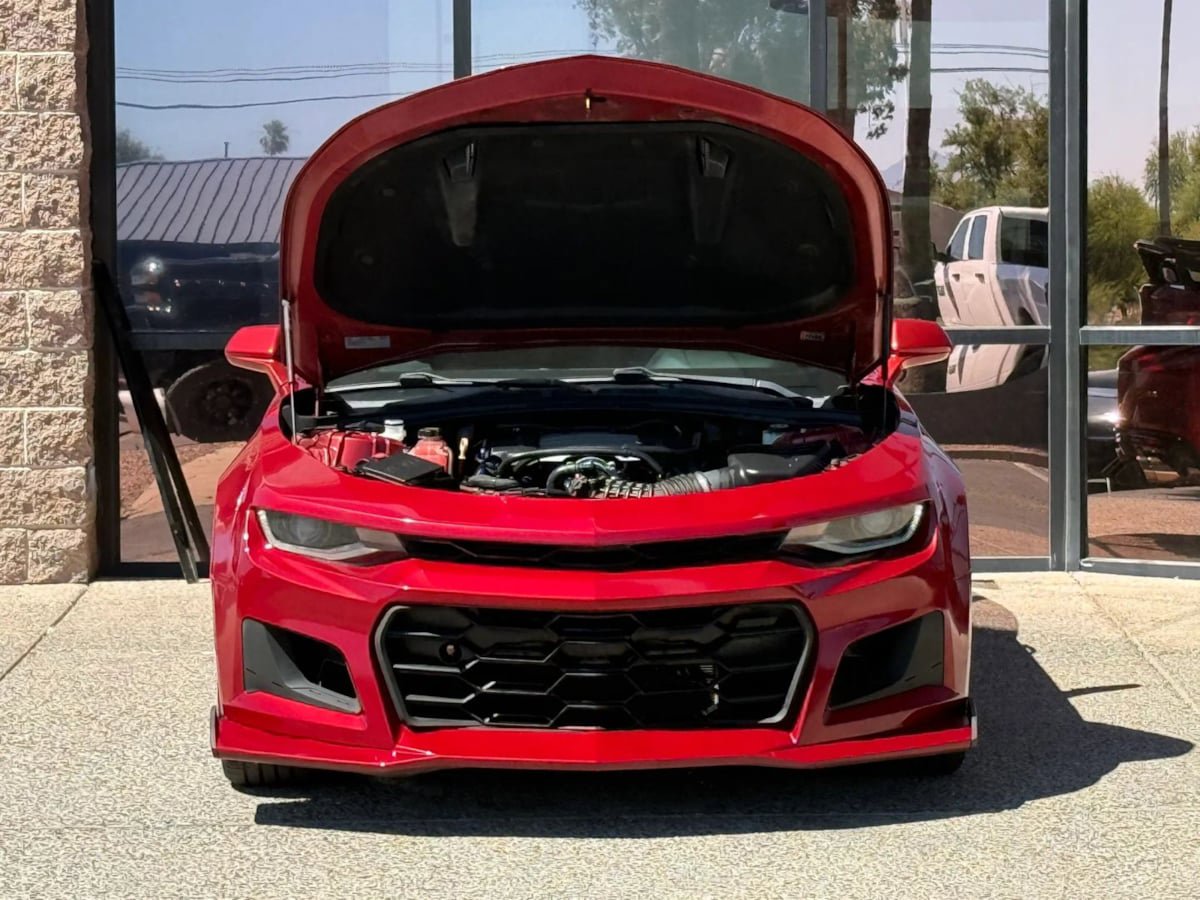 Used 2018 Chevrolet Camaro SS RWD image 21