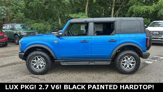 New 2025 Ford Bronco Badlands image 3