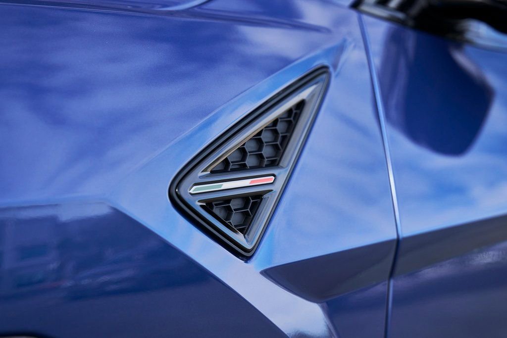 Used 2024 Lamborghini Urus Performante AWD/4WD image 10