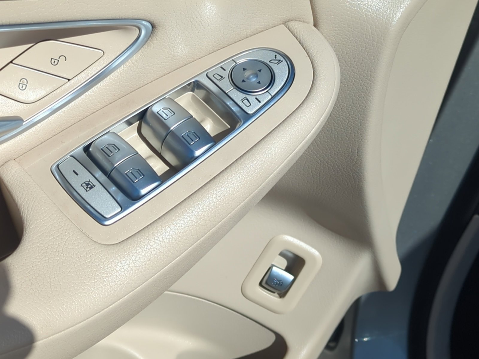 Used 2022 Mercedes-Benz GLC 300 image 13