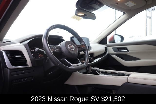 Used 2023 Nissan Rogue SV image 17