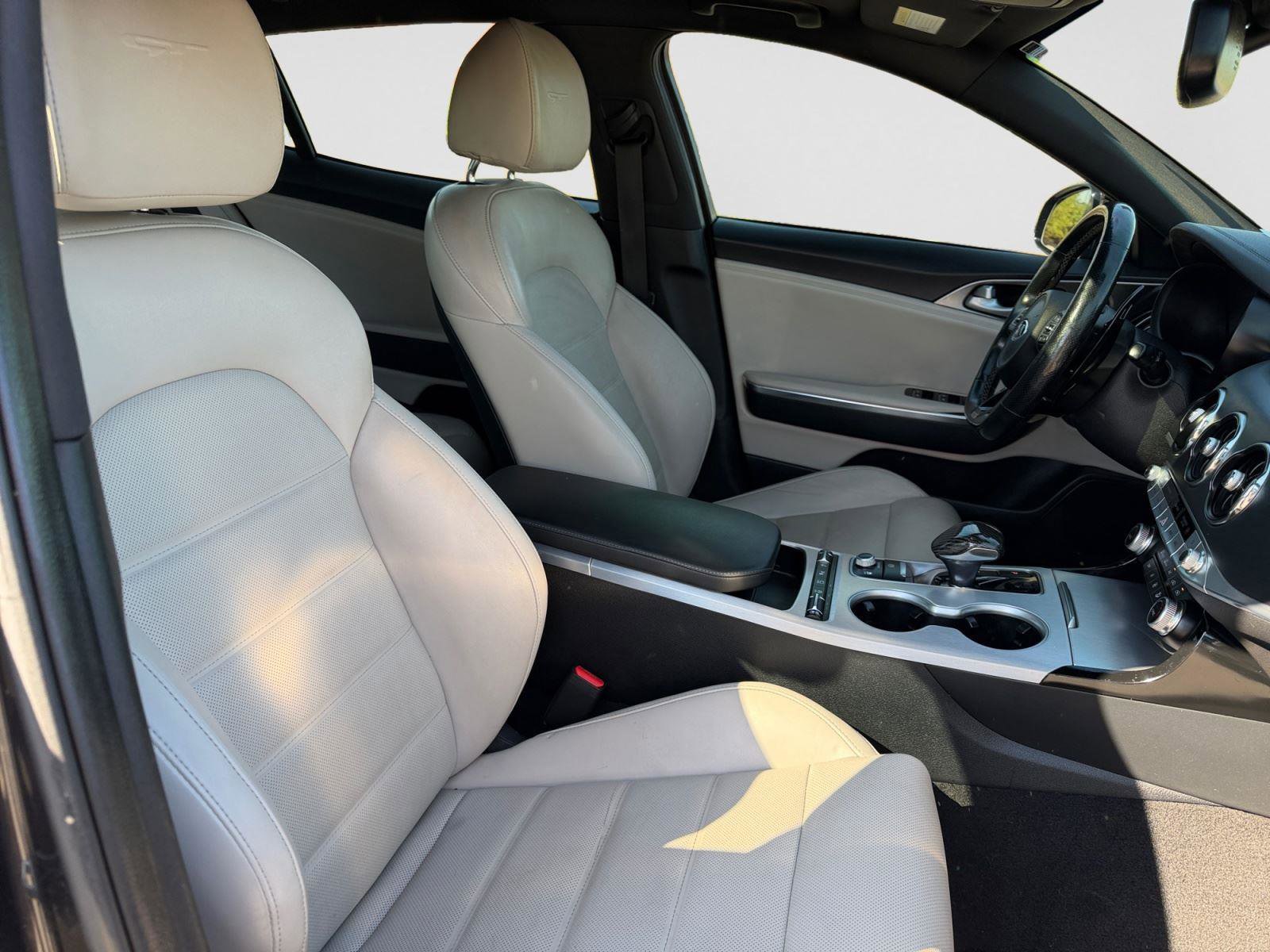 Used 2019 Kia Stinger GT2 image 15