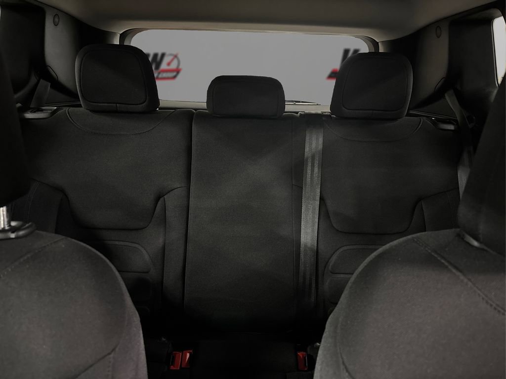 Used 2020 Jeep Renegade Latitude w/ Cold Weather Group image 18