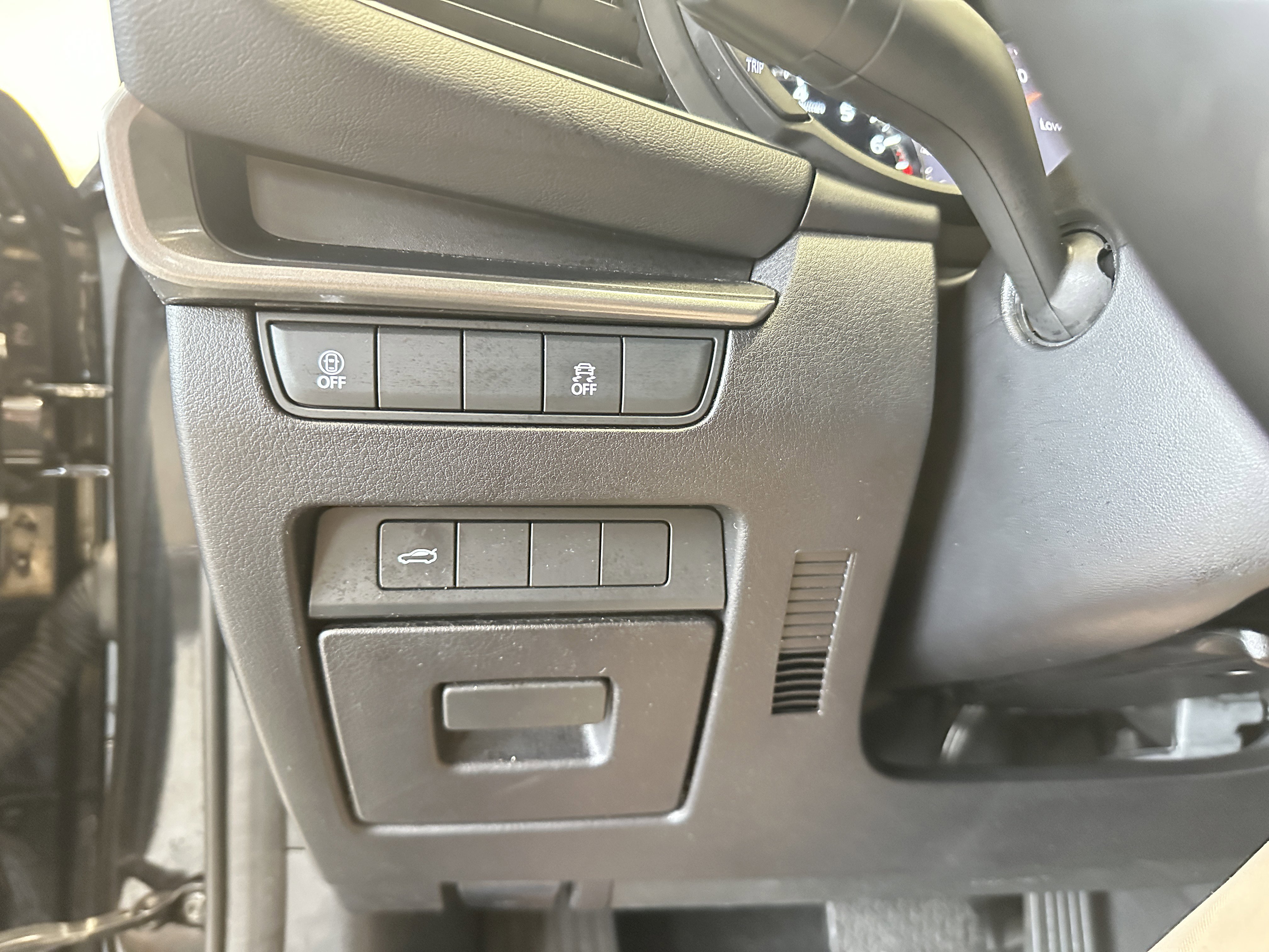 Certified 2022 MAZDA MAZDA3 s image 24