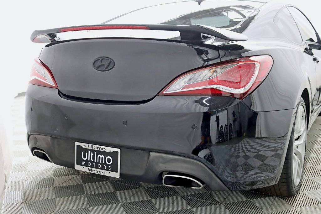 Used 2016 Hyundai Genesis Coupe 3.8 RWD image 12