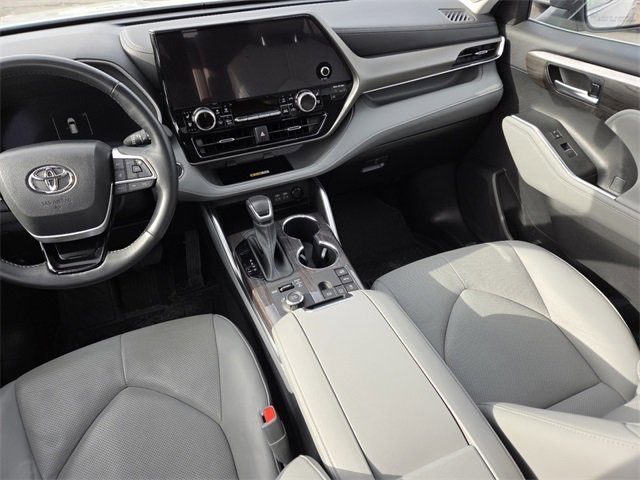 Used 2023 Toyota Highlander L image 33