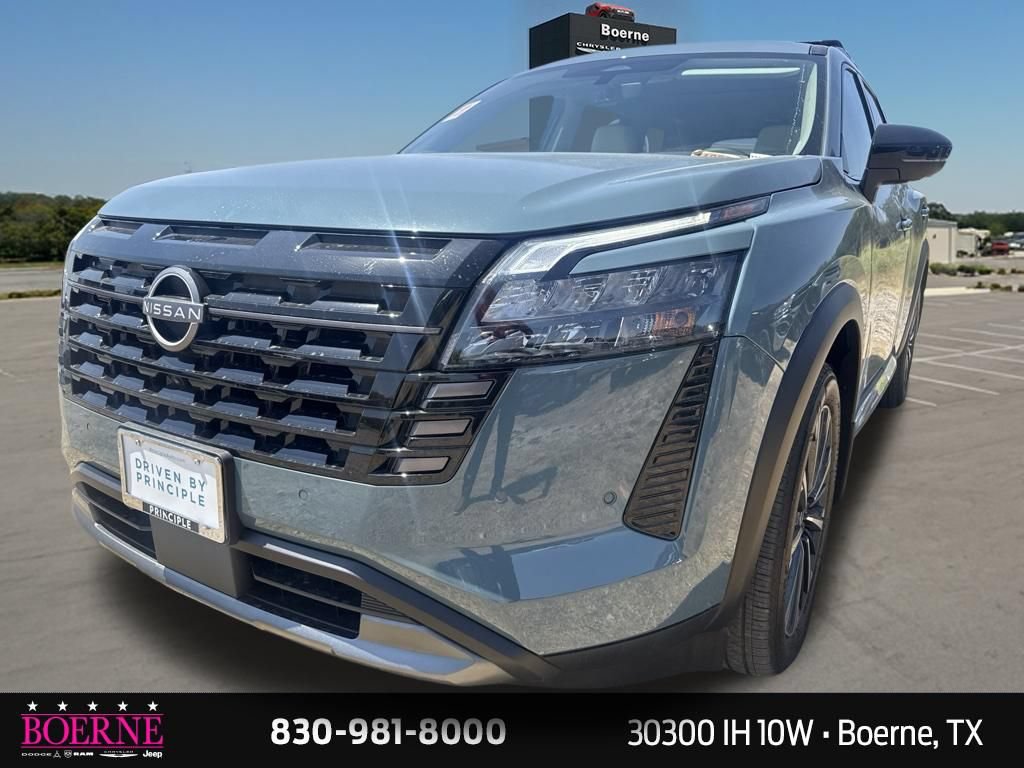 Used 2026 Nissan Pathfinder Platinum w/ Cargo Package FWD image 3