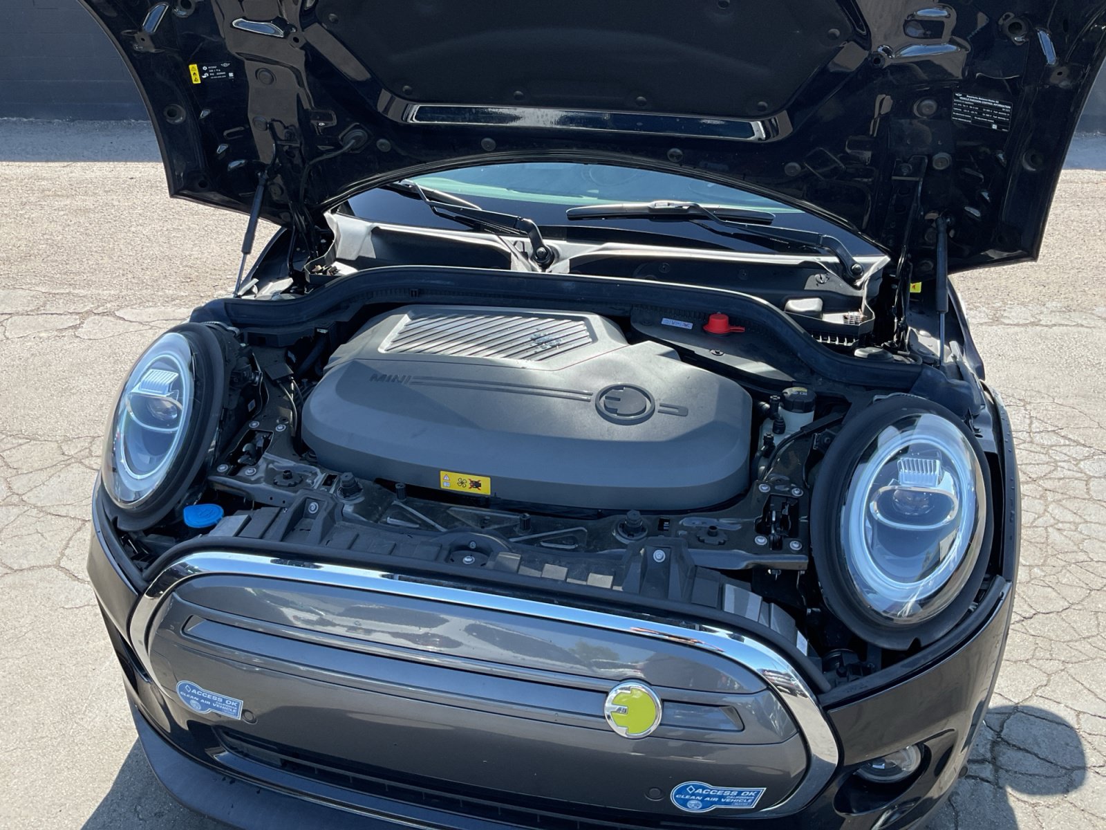 Used 2021 MINI Cooper SE w/ 8.8" Touchscreen Nav Package FWD image 23