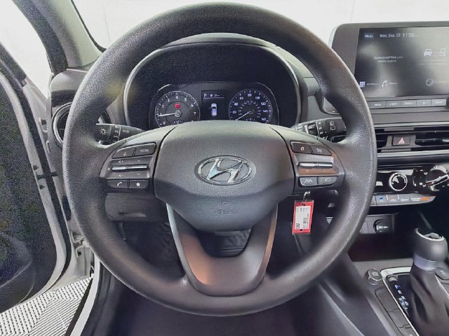 Used 2023 Hyundai Kona SE AWD/4WD image 16