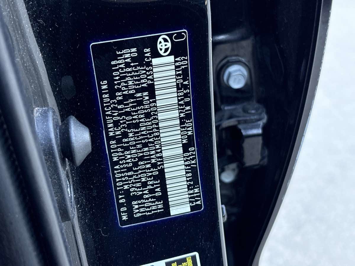 Used 2023 Toyota Corolla LE image 28