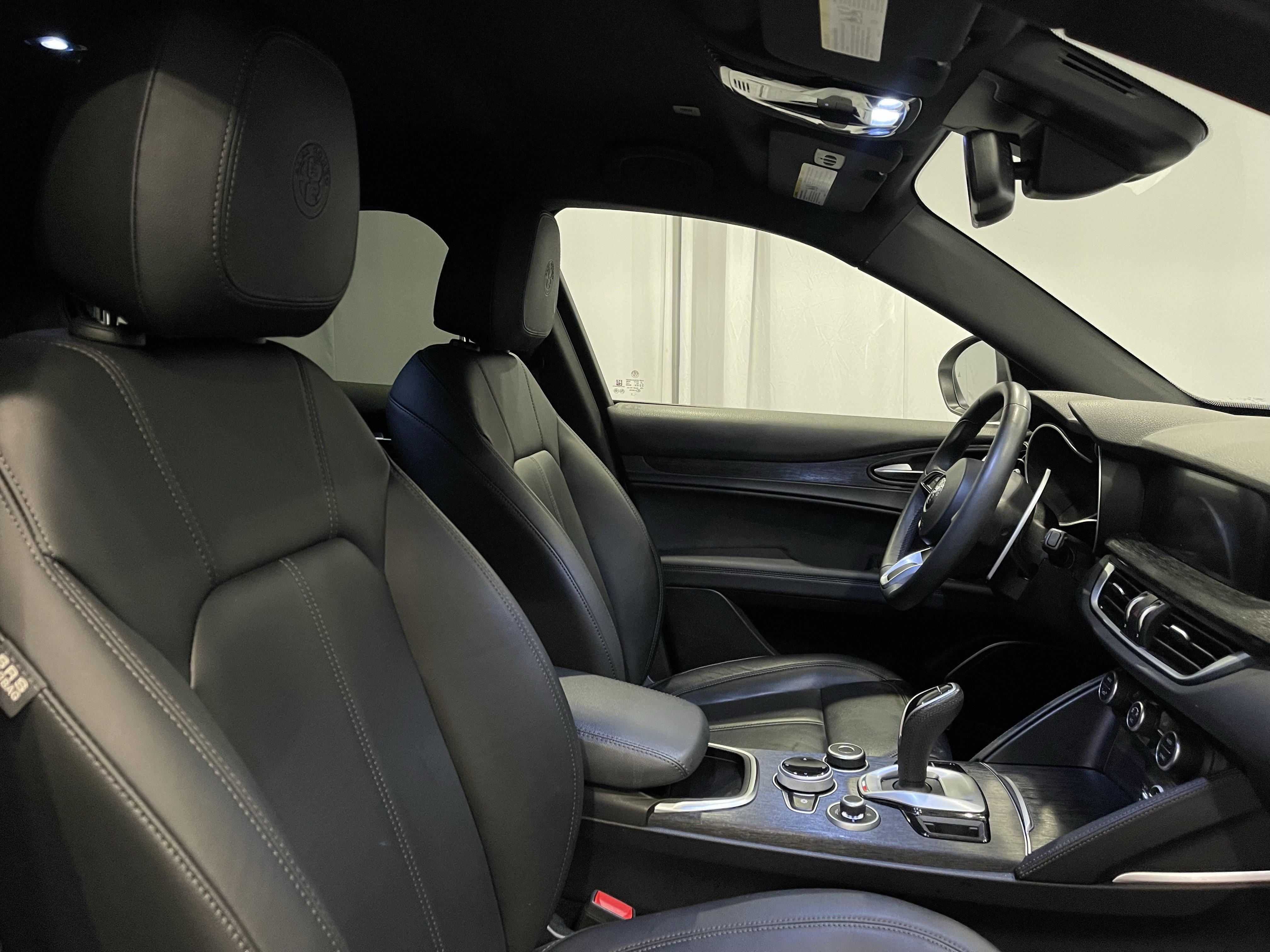 Used 2023 Alfa Romeo Stelvio Sprint AWD/4WD image 15