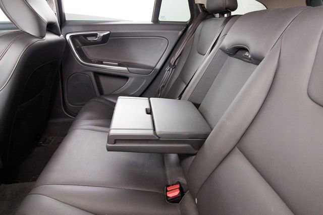 Used 2015 Volvo V60 T5 Cross Country Platinum w/ Climate Package image 24