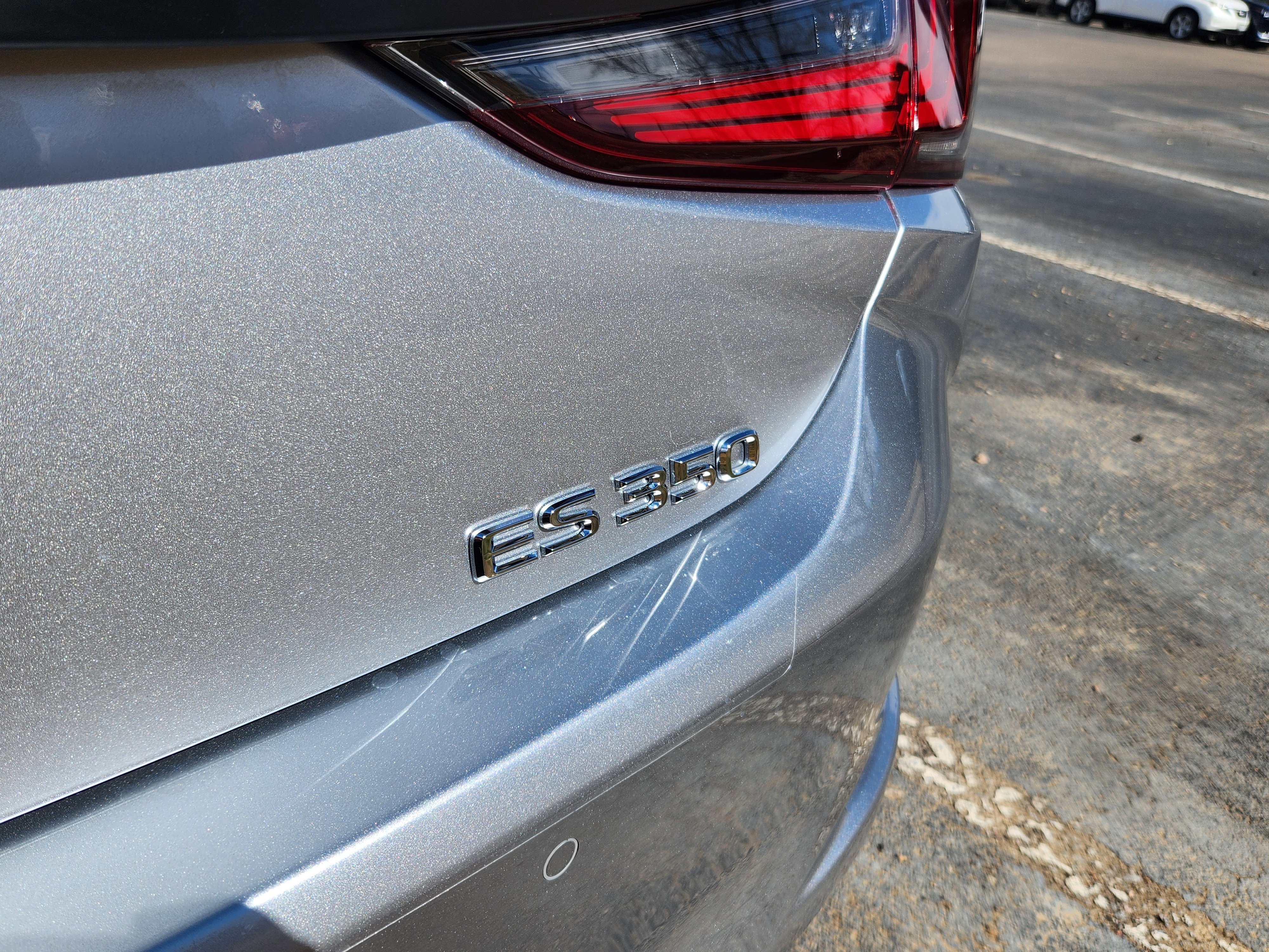 Used 2024 Lexus ES 350 Ultra Luxury w/ Accessory Package (Z2) image 21