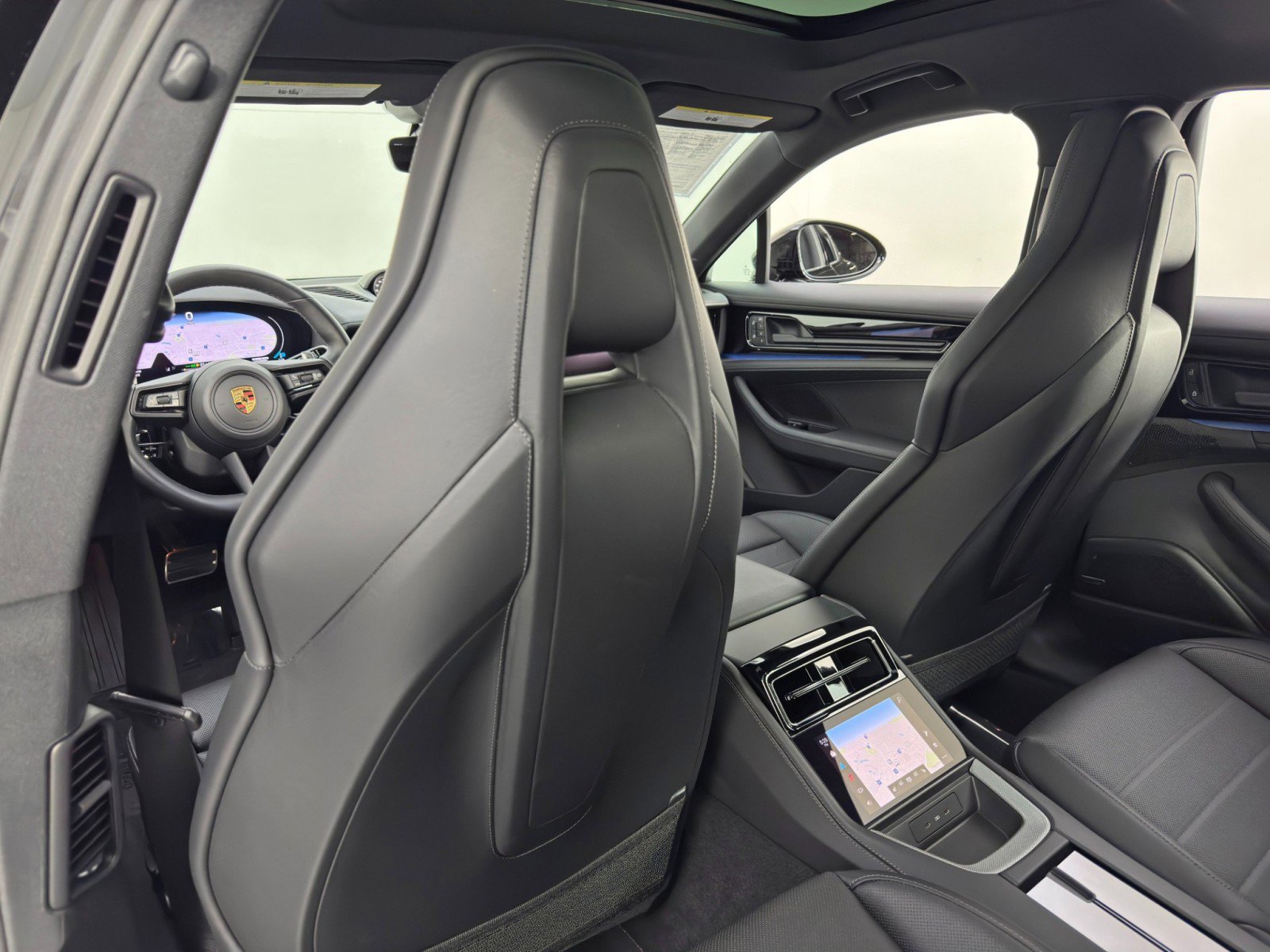 Used 2025 Porsche Panamera 4S w/ Premium Package image 42