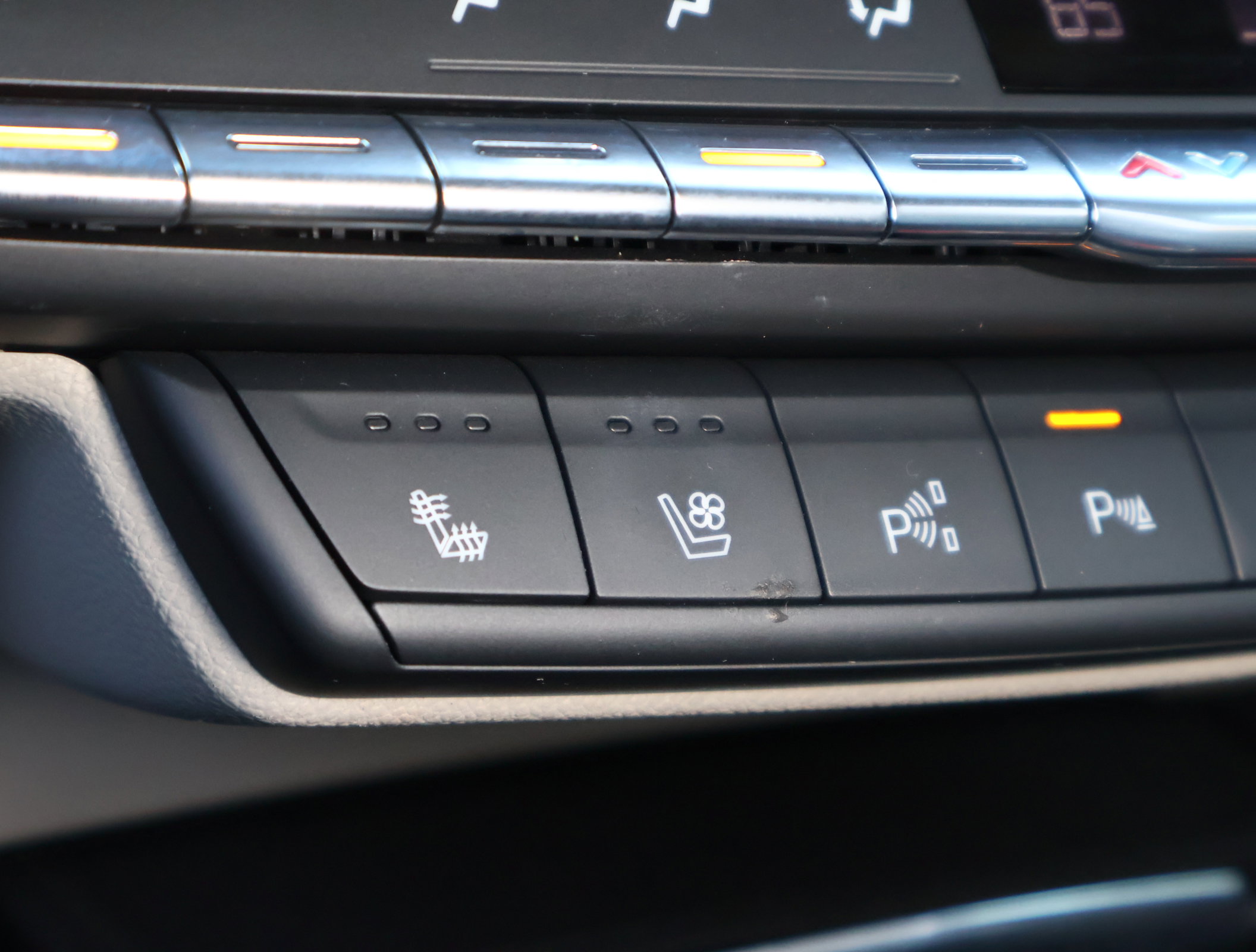 Used 2019 Cadillac XT4 Premium Luxury image 22