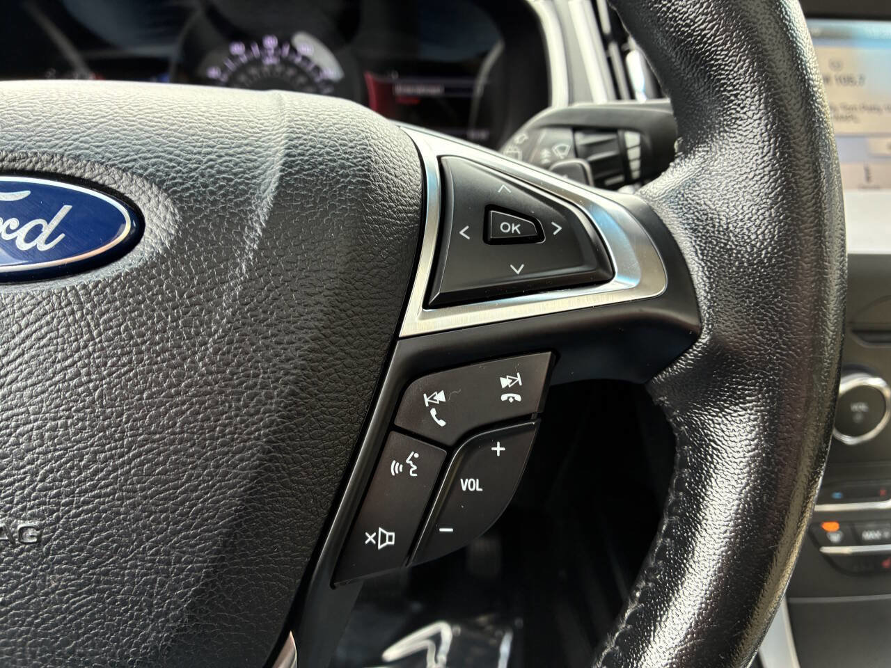 Used 2017 Ford Edge SEL w/ Equipment Group 201A image 24