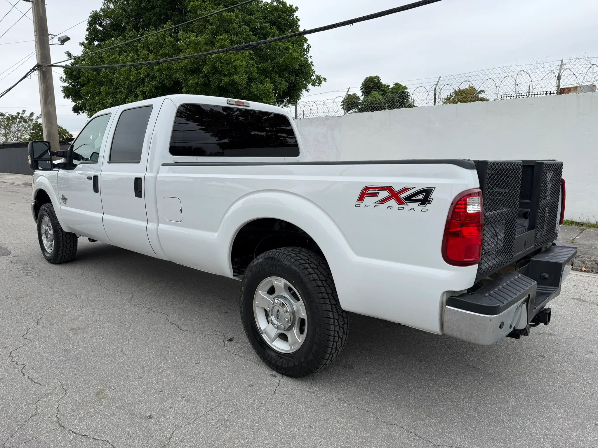 Used 2016 Ford F250 XLT w/ XLT Value Package image 3