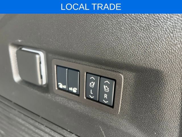 Used 2024 Chevrolet Tahoe LT w/ Luxury Package image 21