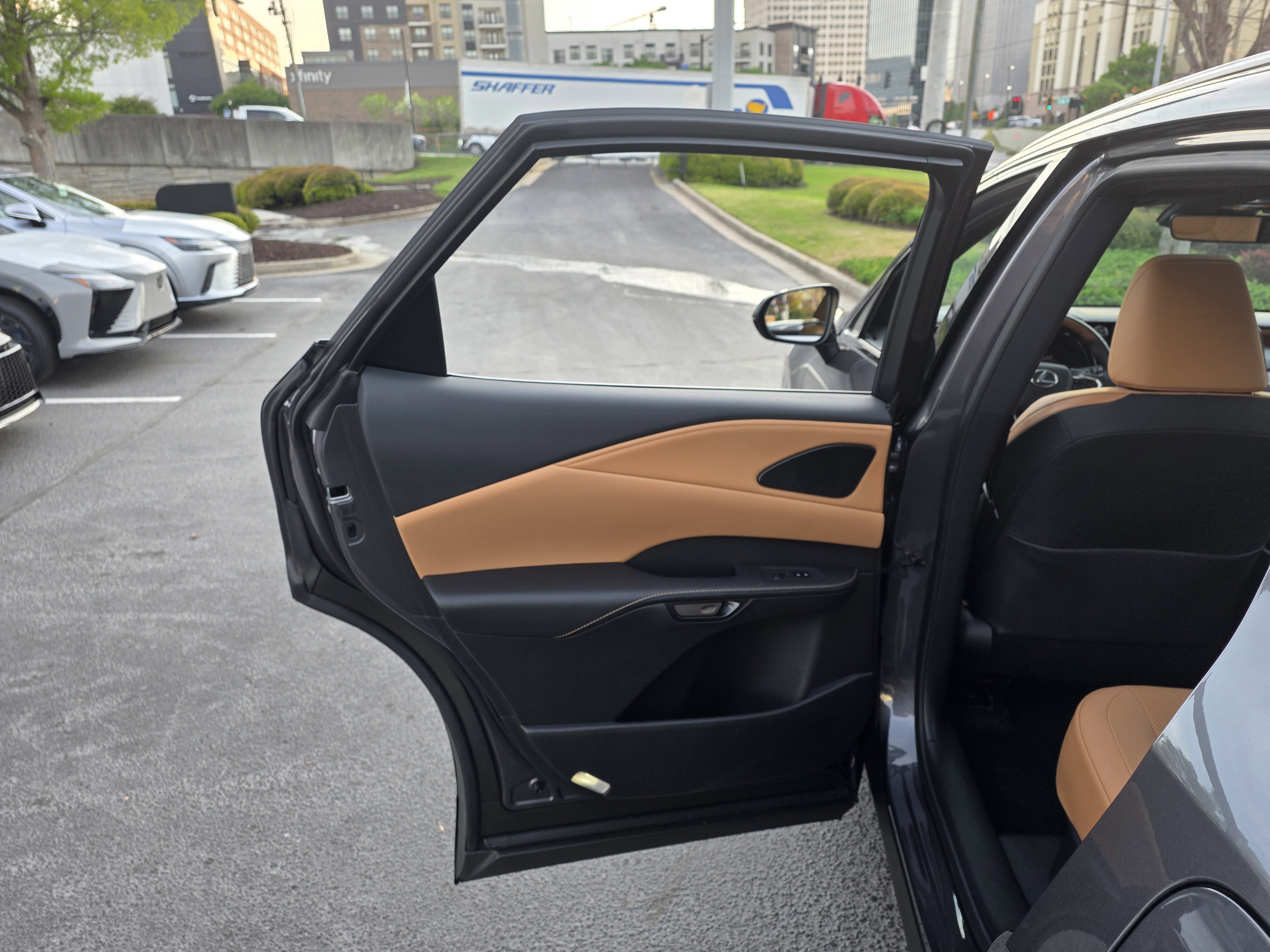 Used 2025 Lexus RX 350 Premium w/ Accessory Package (Z1) image 20