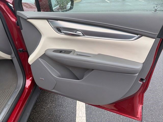 Used 2021 Cadillac XT5 Premium Luxury FWD image 24