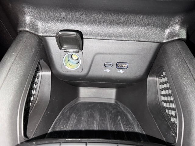 Used 2025 Chevrolet TrailBlazer LT AWD/4WD image 18