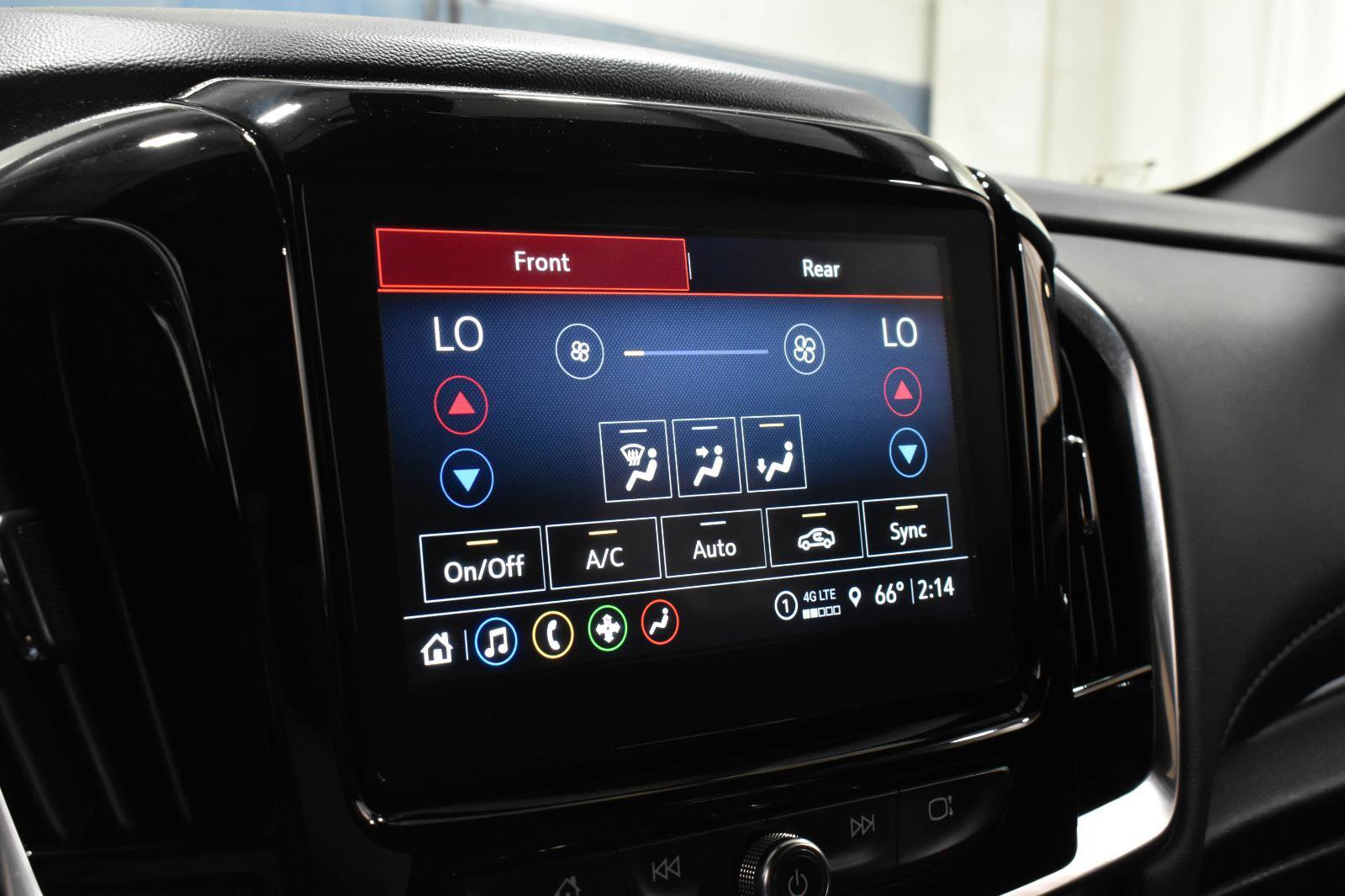 Used 2023 Chevrolet Traverse LT FWD image 20