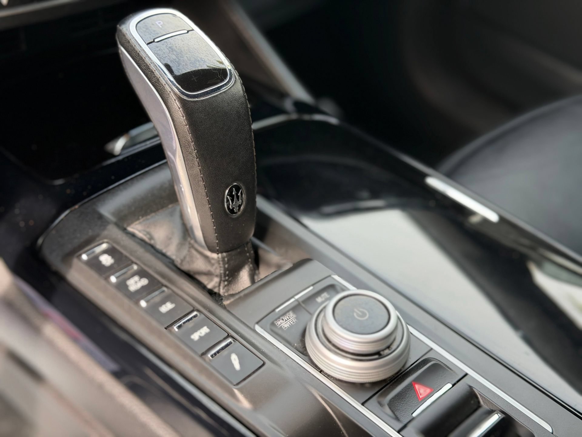 Used 2023 Maserati Levante Modena AWD/4WD image 25