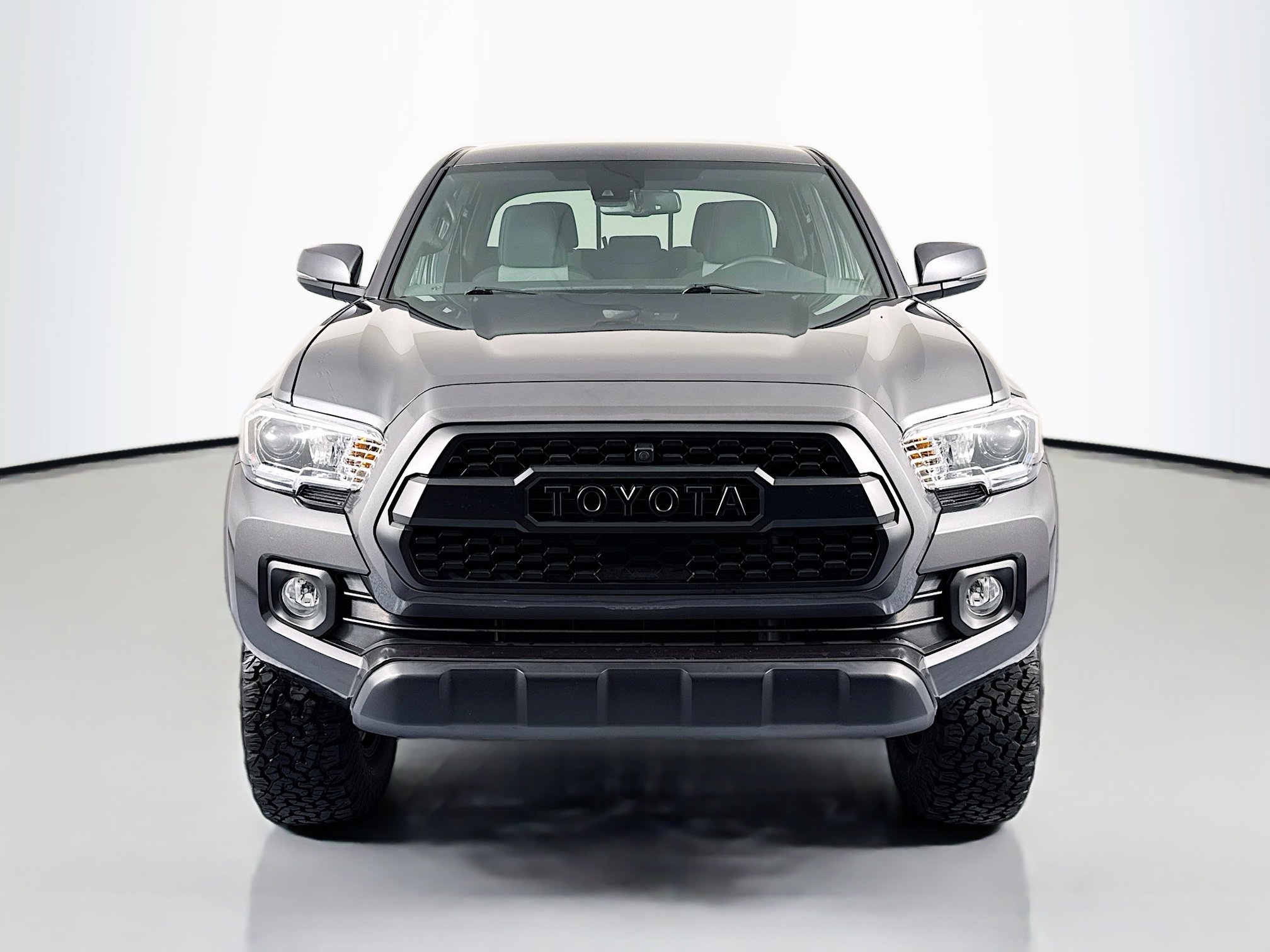 Used 2022 Toyota Tacoma TRD Off-Road video 2