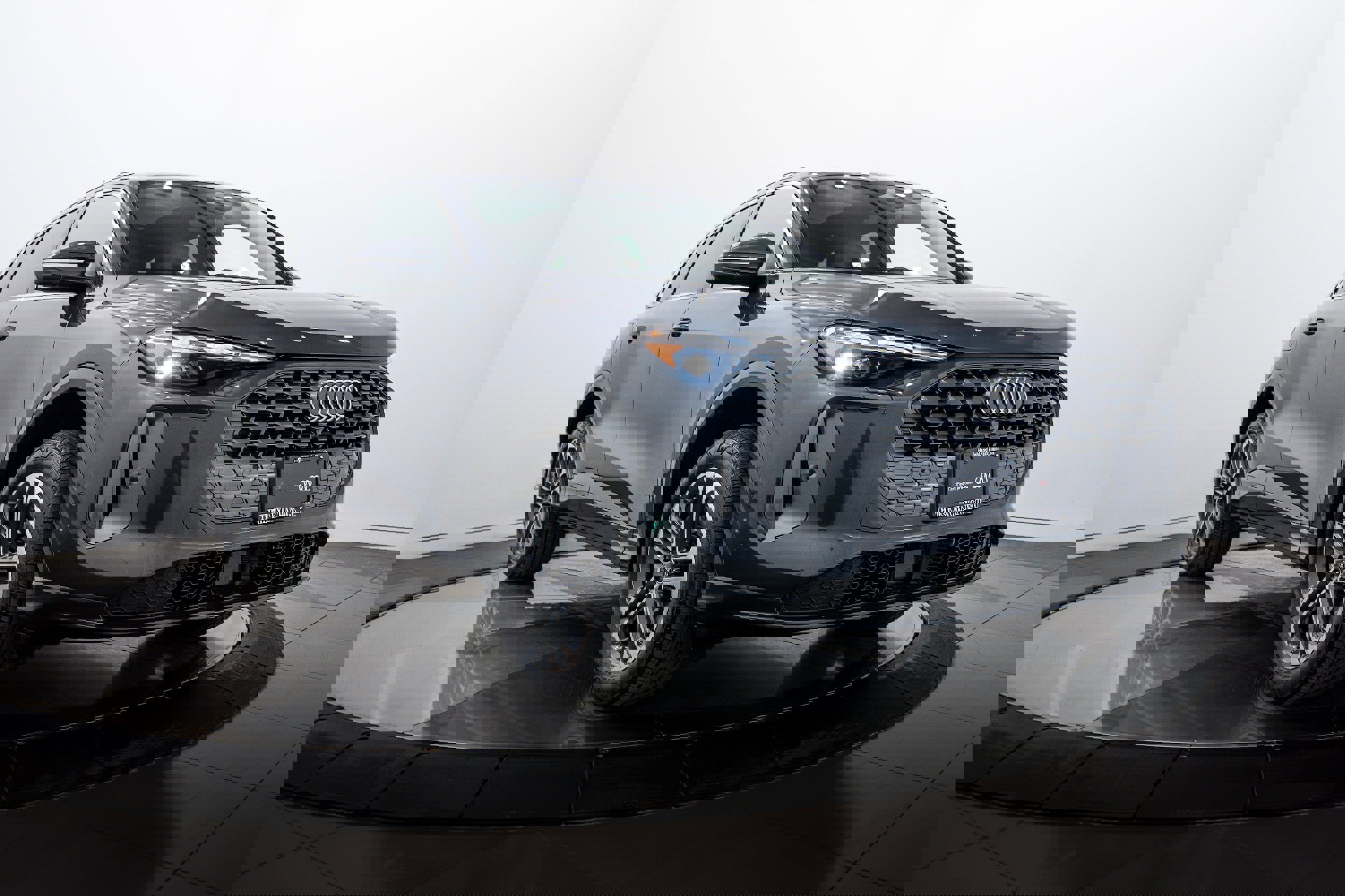 Certified 2025 Audi Q5 Premium w/ Convenience Package image 2