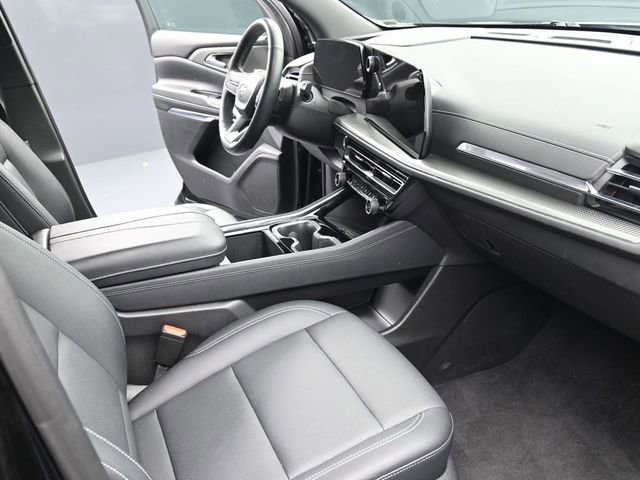 Used 2025 Chevrolet Traverse LT FWD image 19