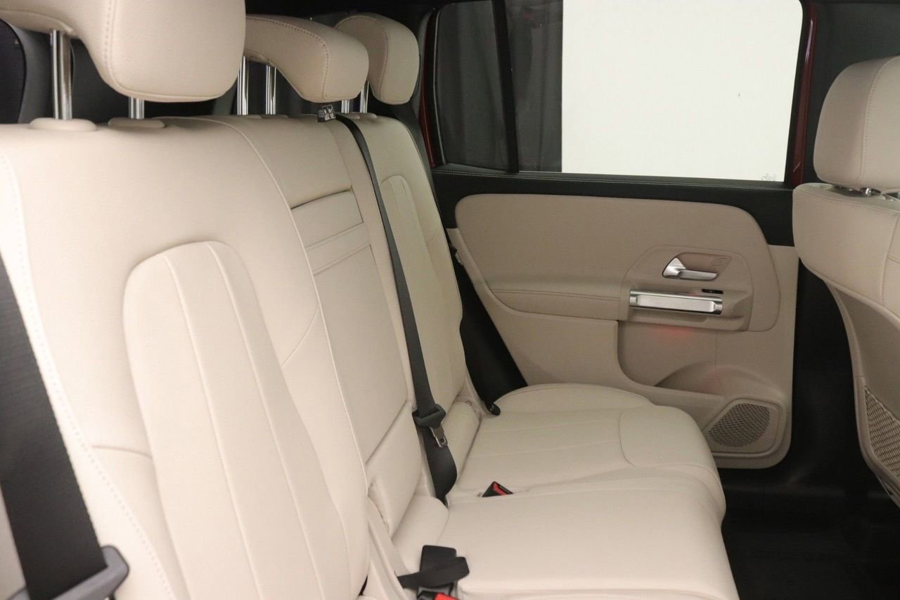 New 2026 Mercedes-Benz GLB 250 image 10