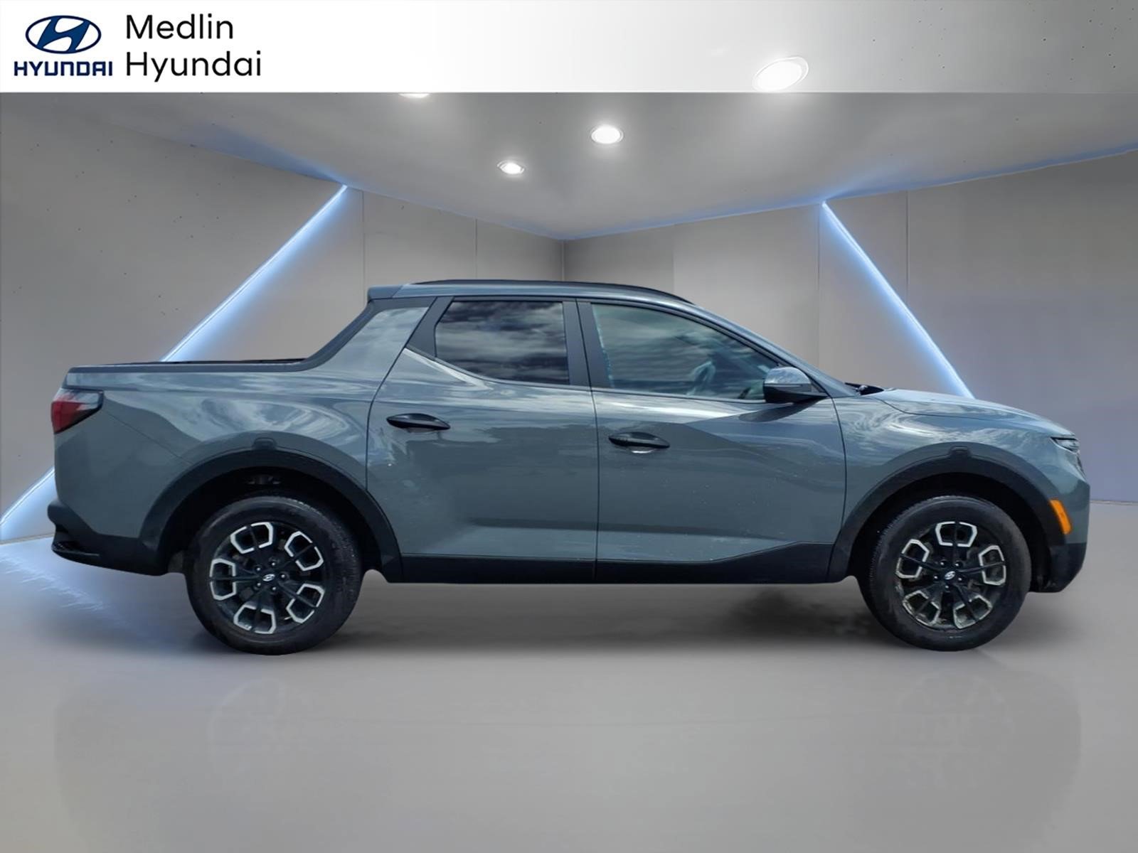 Used 2022 Hyundai Santa Cruz SEL w/ Activity Package AWD/4WD image 2