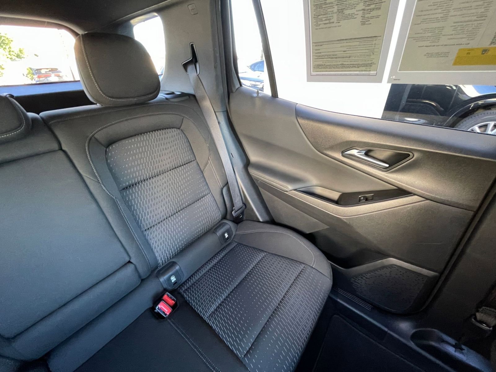 Used 2025 Chevrolet Equinox LT image 37