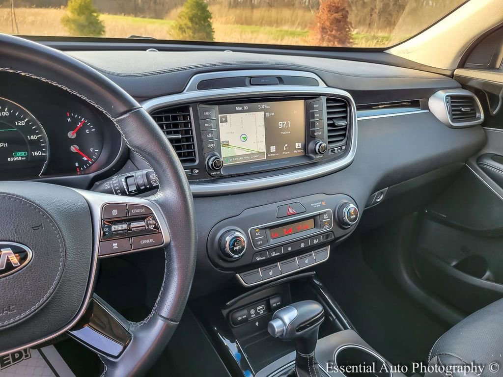 Used 2019 Kia Sorento SX image 25