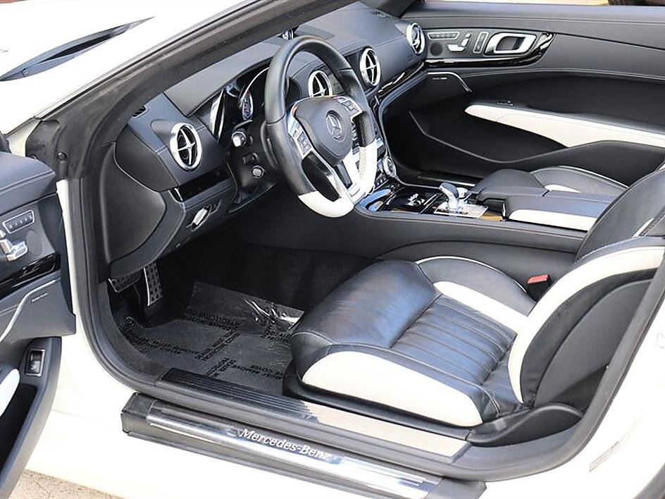 Used 2015 Mercedes-Benz SL 550 image 30