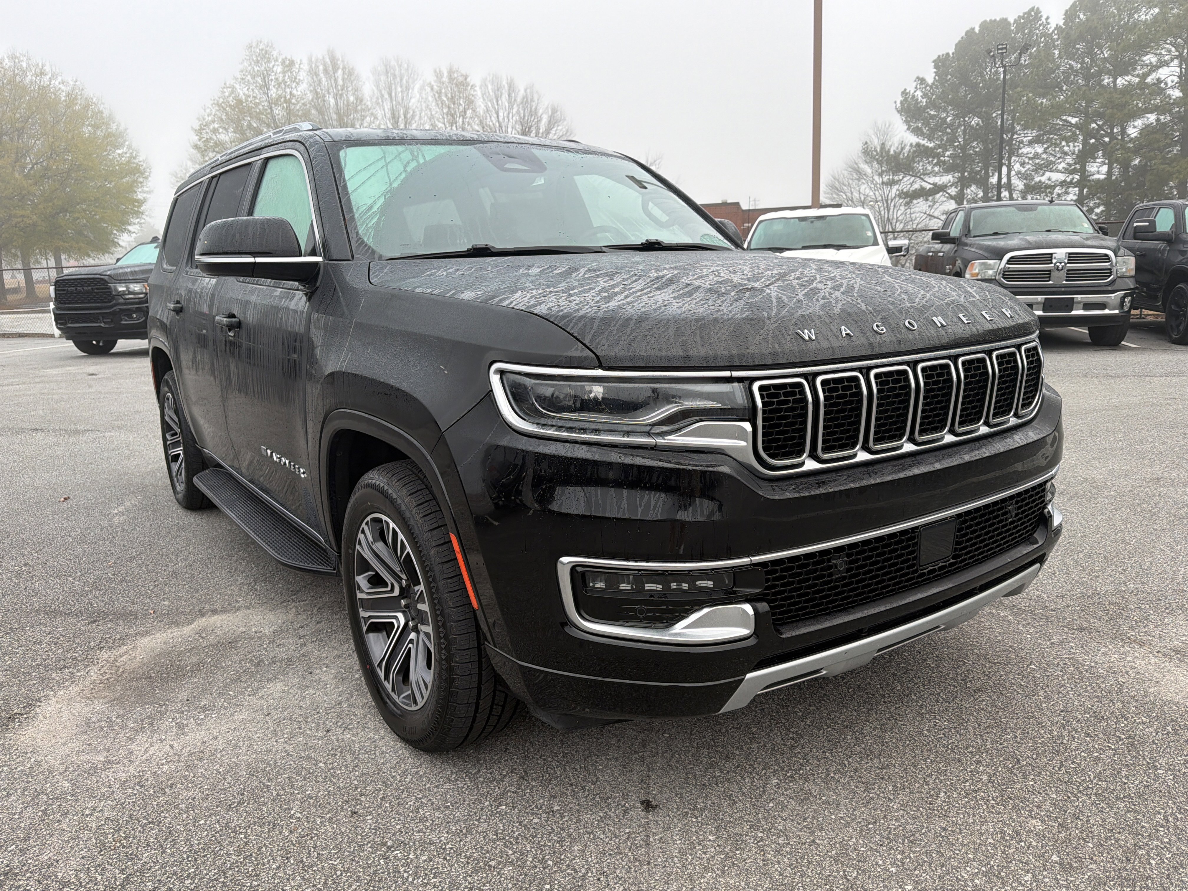 Used 2024 Jeep Wagoneer Series II w/ Flexible Seating Group image 4