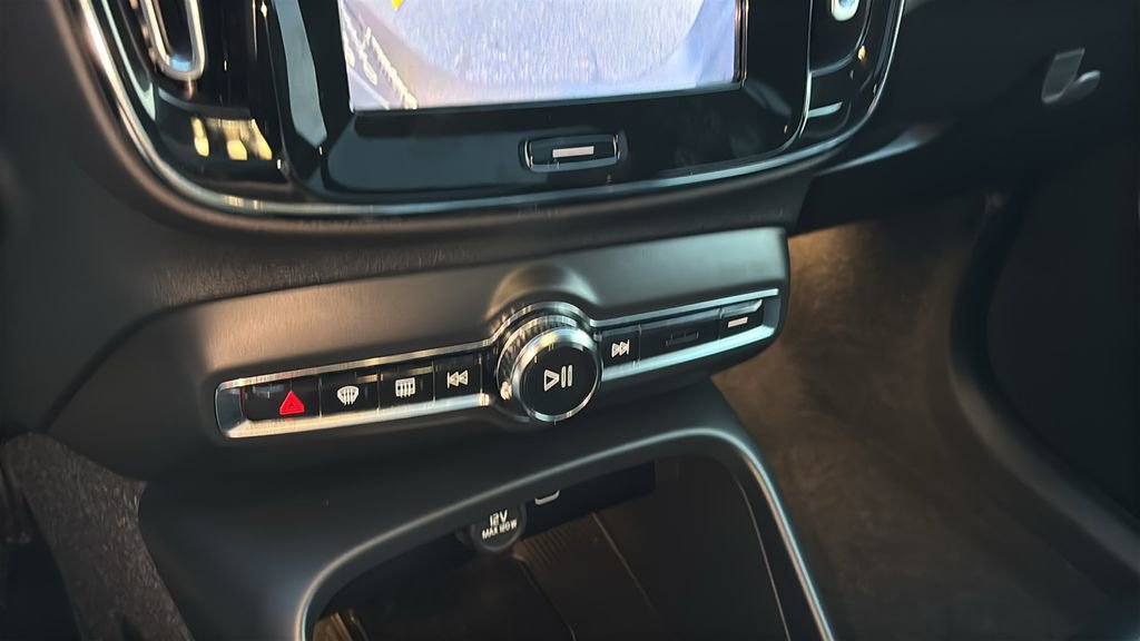 Certified 2023 Volvo XC40 B5 Plus w/ Driver Assist Package image 18