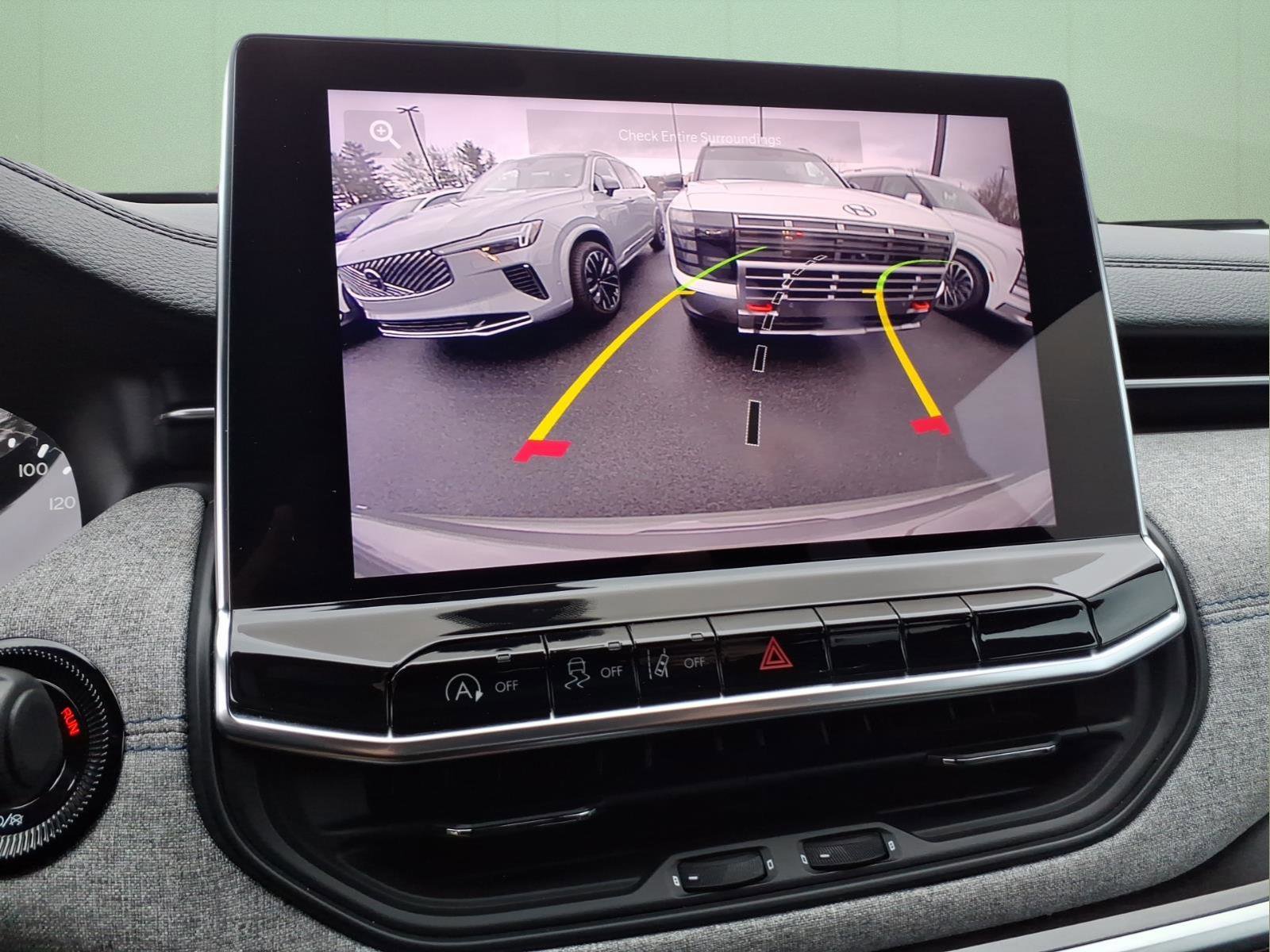 Used 2023 Jeep Compass Latitude image 26