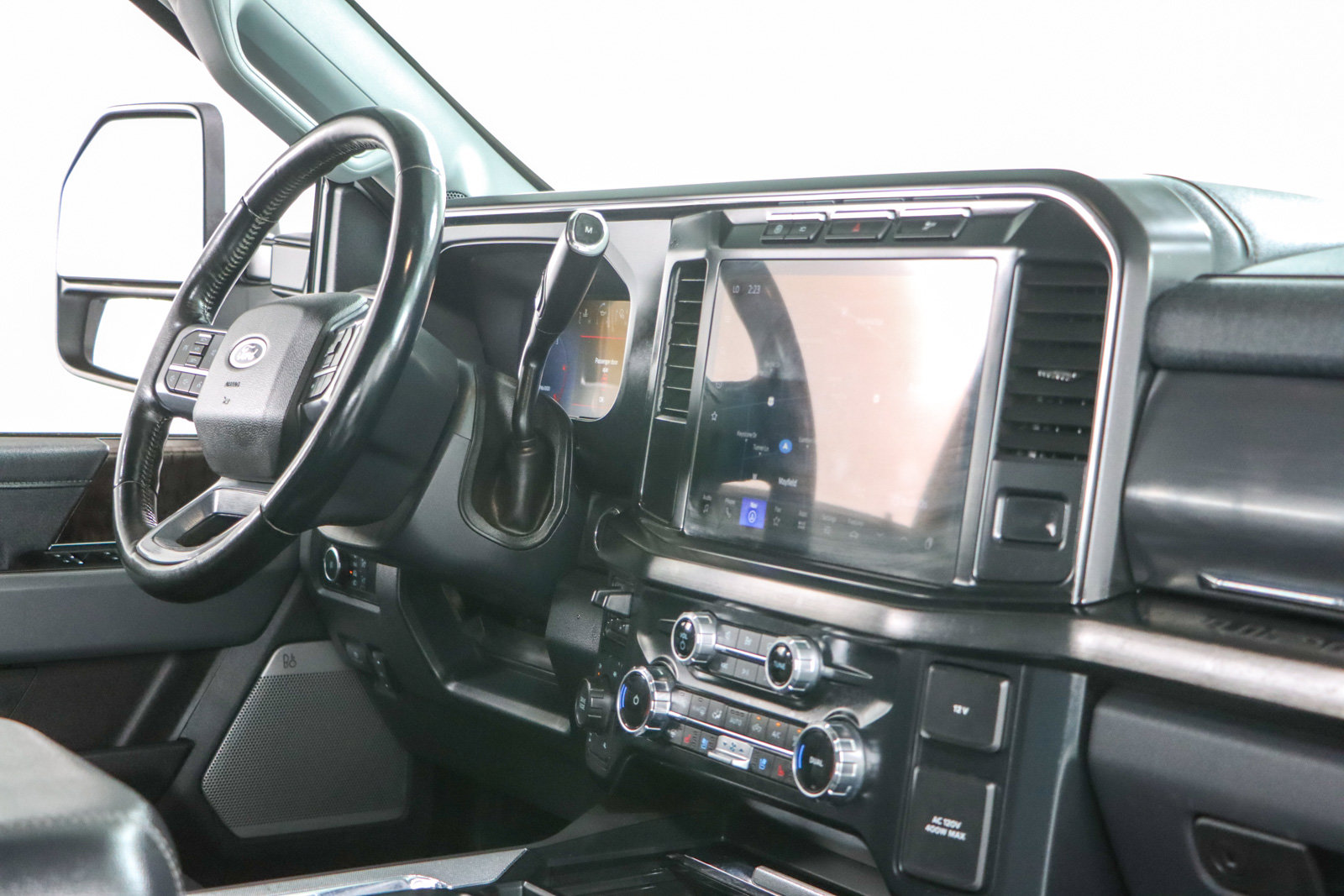 Used 2023 Ford F250 Lariat w/ Sport Appearance Package AWD/4WD image 27