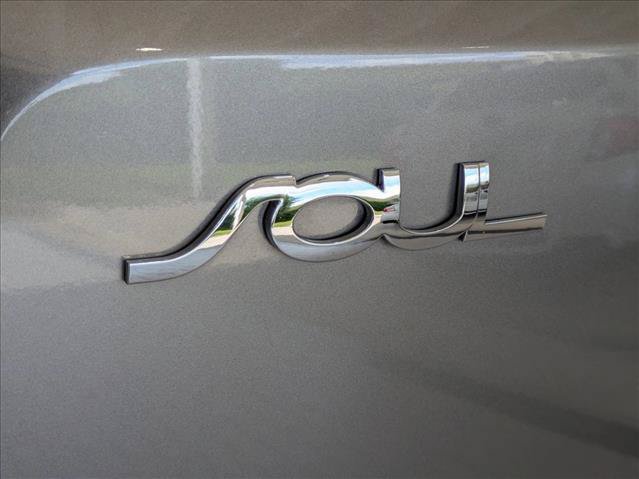 Used 2013 Kia Soul + FWD image 12