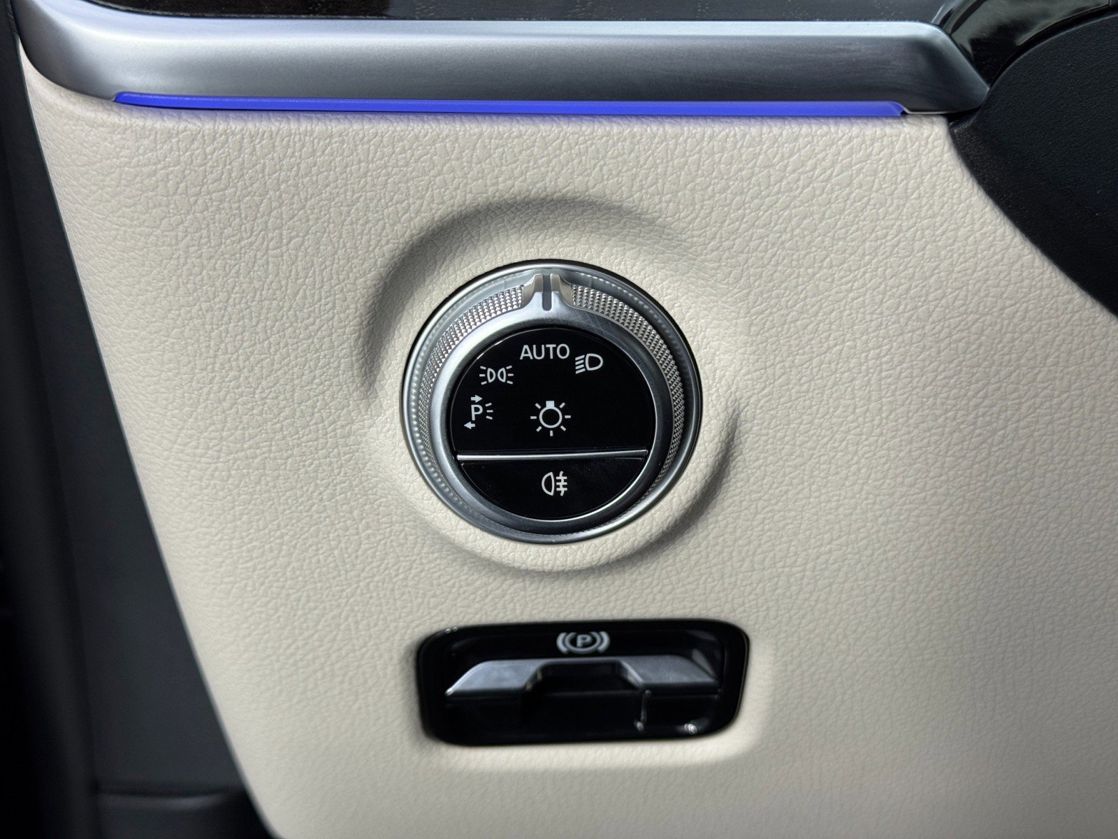 Used 2022 Mercedes-Benz C 300 Sedan w/ Exclusive Trim Package image 19