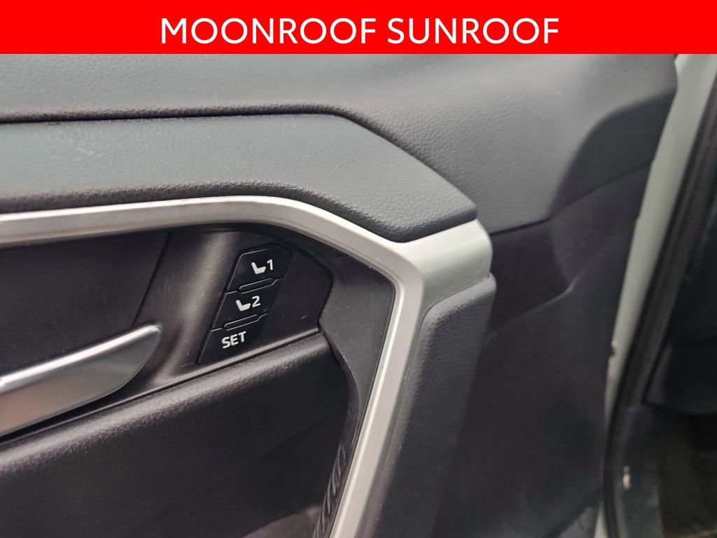 Used 2019 Toyota RAV4 XLE Premium w/ Cold Weather Package AWD/4WD image 6