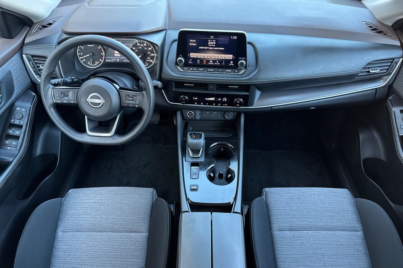 Used 2023 Nissan Rogue SV image 12