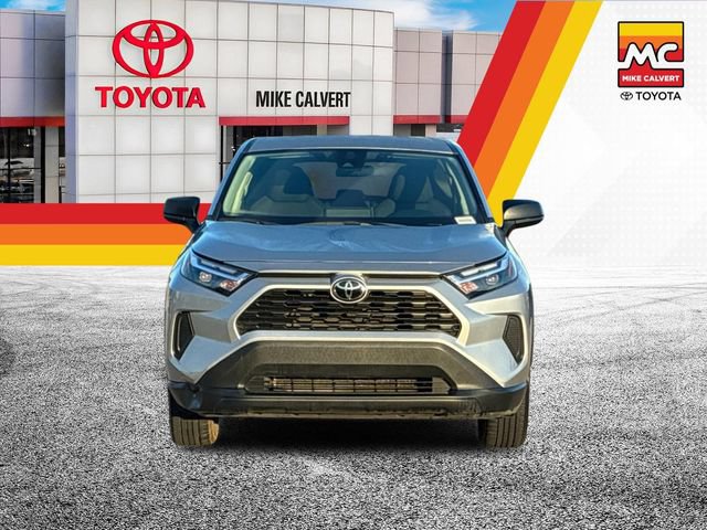 Used 2025 Toyota RAV4 LE FWD image 8