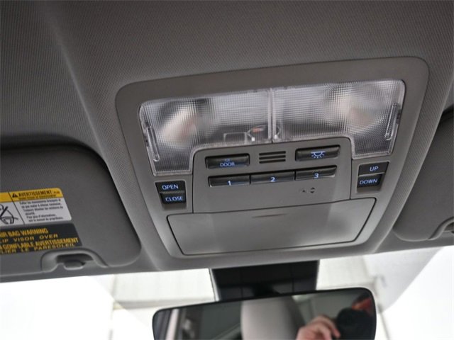 Used 2018 Toyota Highlander XLE image 12