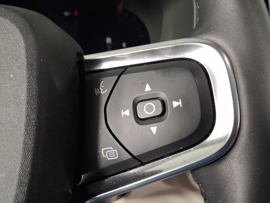 Certified 2023 Volvo XC40 B5 Ultimate w/ Climate Package AWD/4WD image 30