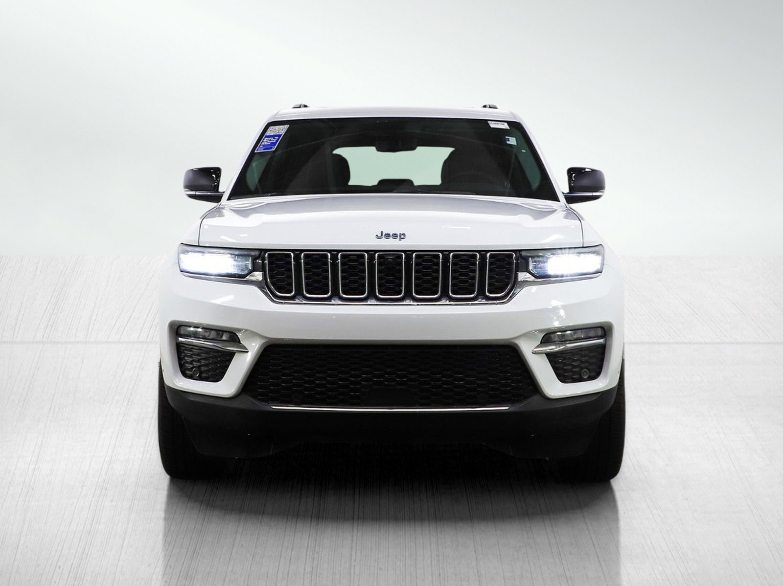 Used 2023 Jeep Grand Cherokee 4WD 4xe w/ Luxury Tech Group II image 8