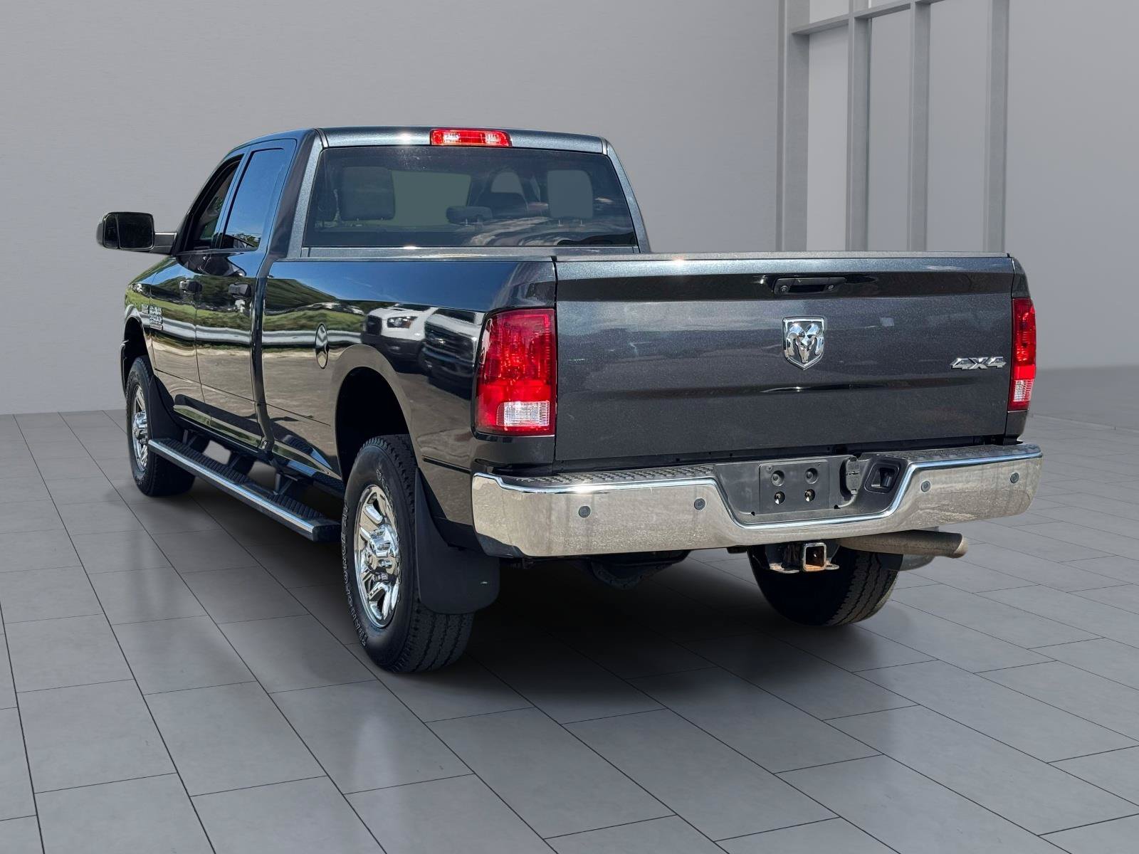 Used 2018 RAM 2500 Tradesman w/ Chrome Appearance Group AWD/4WD image 4