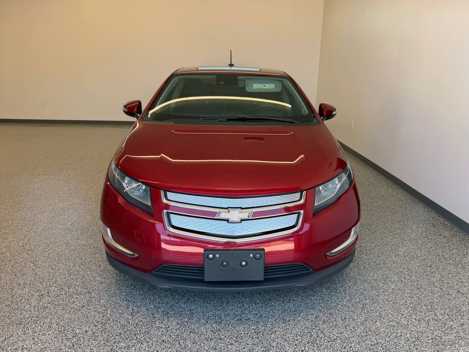 Used 2015 Chevrolet Volt Premium w/ Premium Trim Package FWD image 2