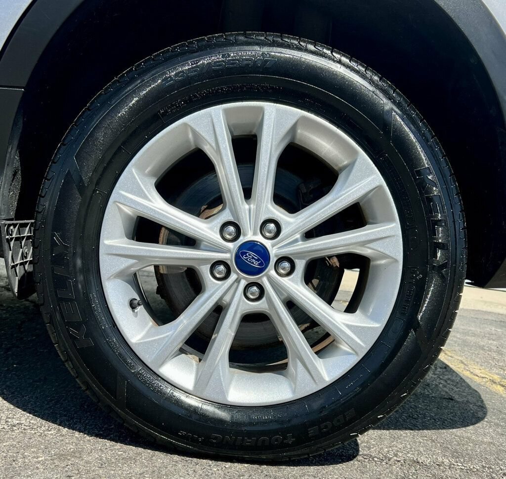 Used 2017 Ford Escape SE w/ Equipment Group 201A FWD image 29
